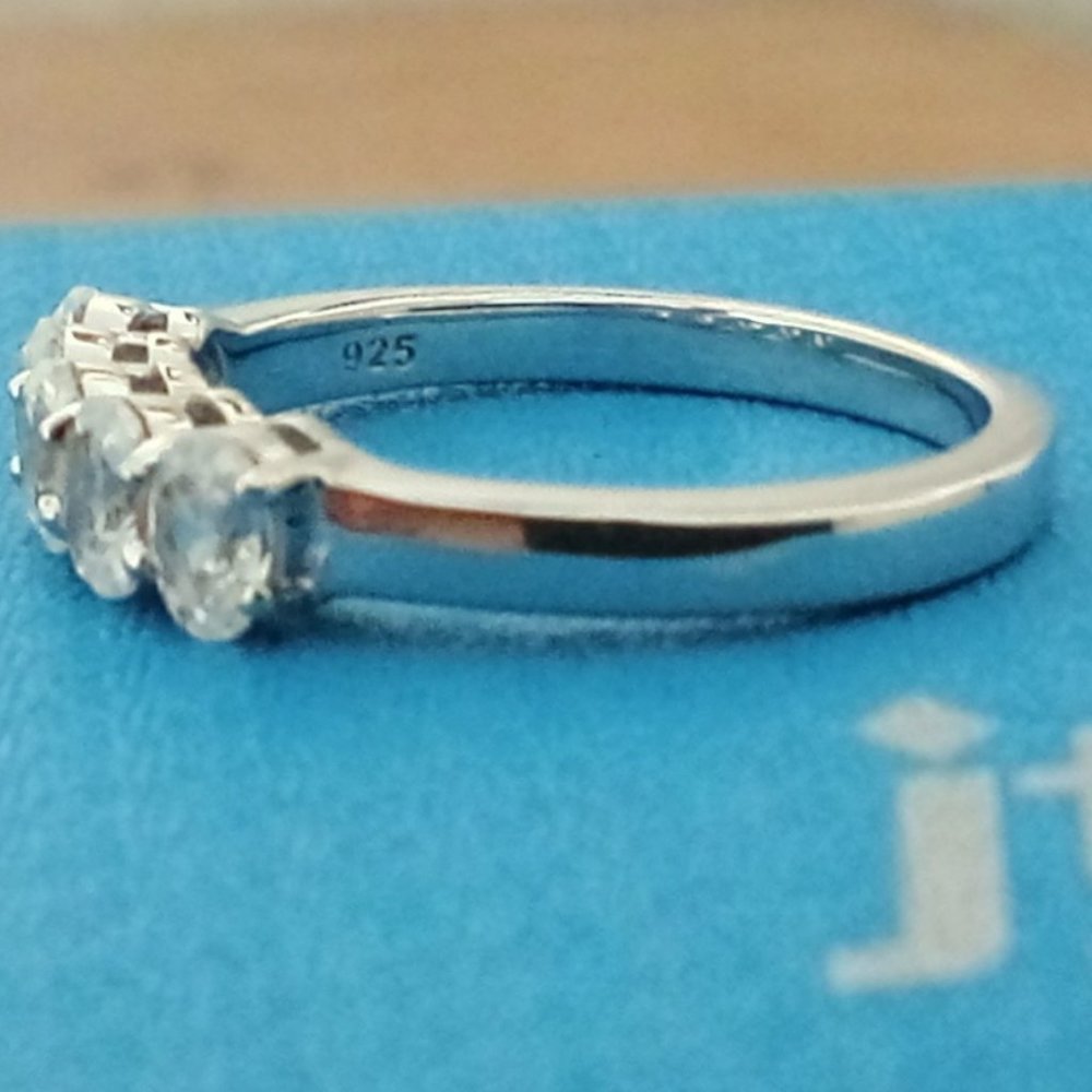 natural mined white zircon band ring size 6 - Picture 3 of 4